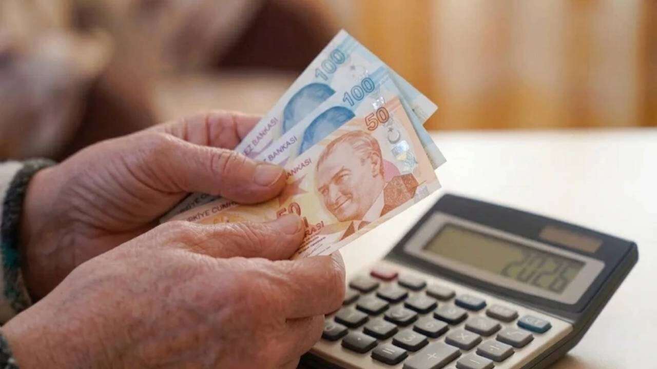 Tüm emeklileri kapsayabilir: AYM'den emekliye seyyanen zam kararı, 8.077 TL yatırılacak! 3